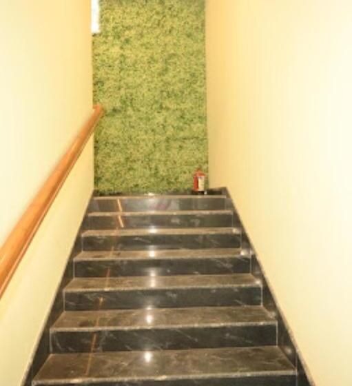 New Standard Hotel , Gorakhpur