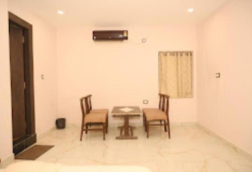 New Standard Hotel , Gorakhpur