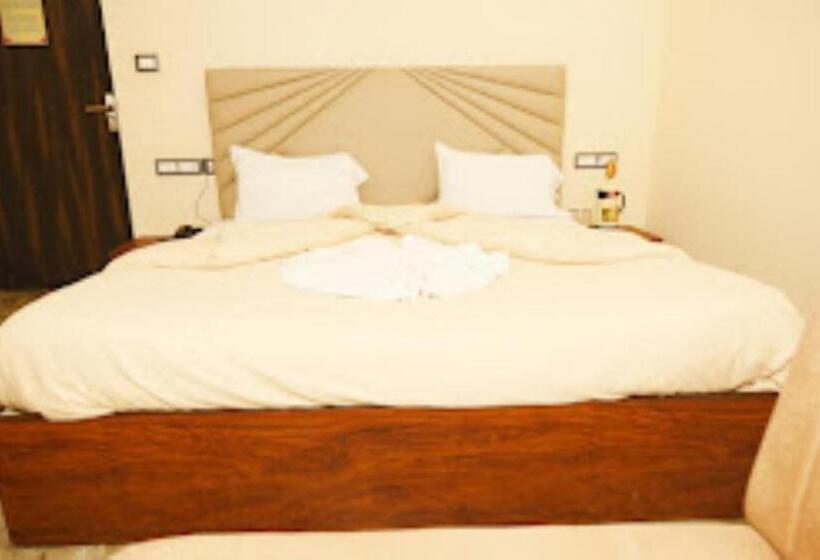 New Standard Hotel , Gorakhpur