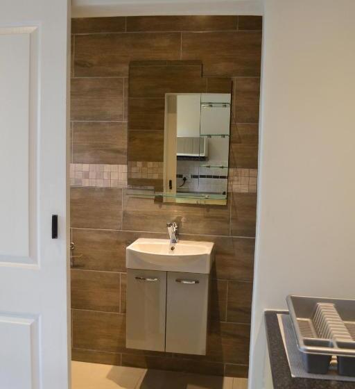 פנסיון 86 On Crassula Guesthouse