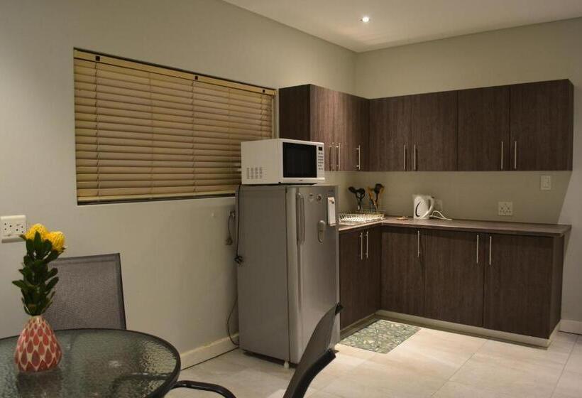 פנסיון 86 On Crassula Guesthouse