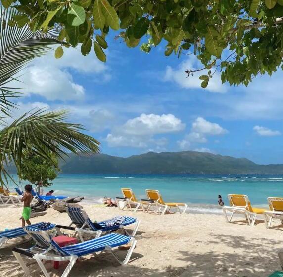 پانسیون Stylish Room By The Beach