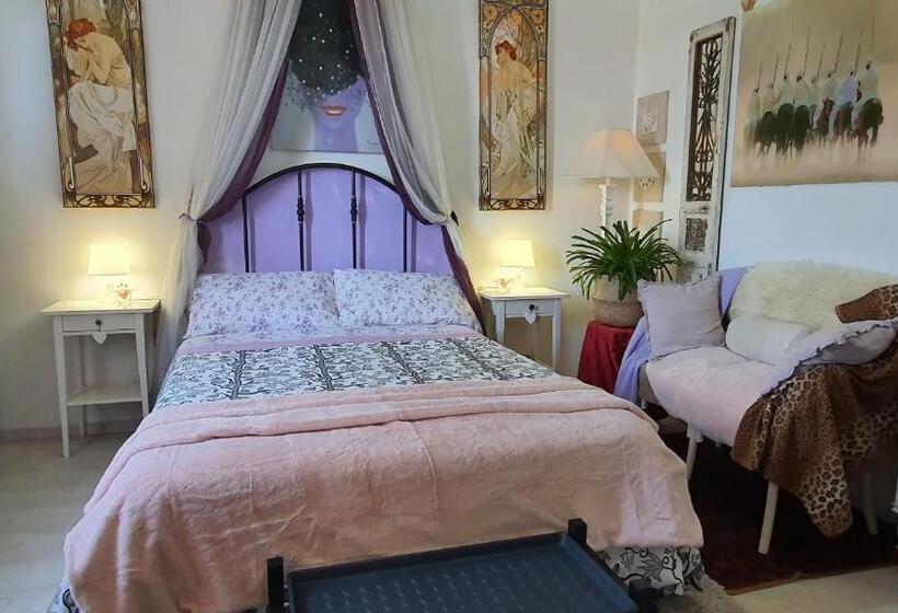 پانسیون Suite In House.