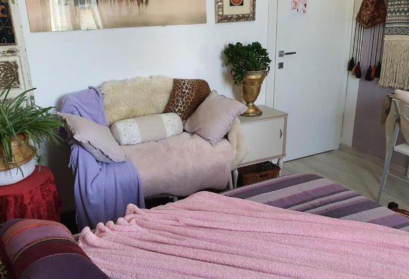 پانسیون Suite In House.