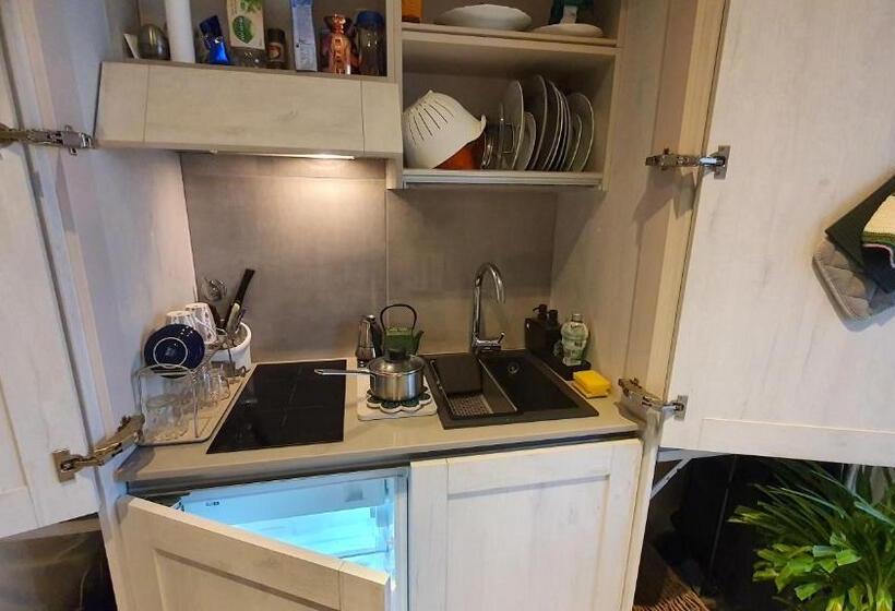 پانسیون Suite In House.