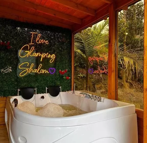 Lomakeskus Glamping Shalom