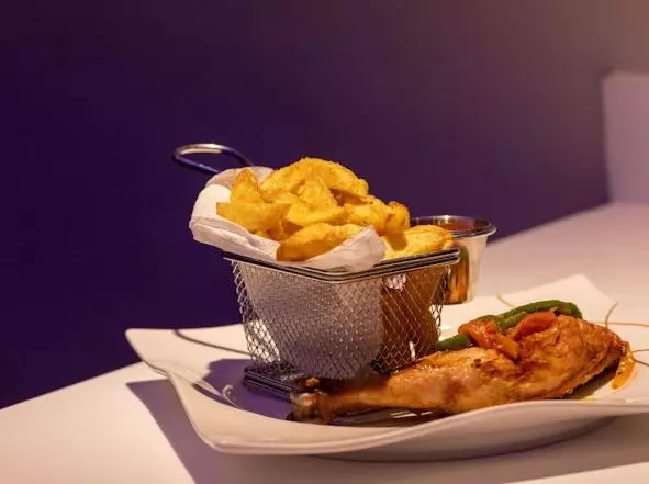 Triple Tee Luxury Hotel & Service Apartments Surulere