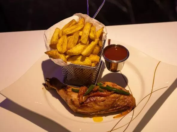 Triple Tee Luxury Hotel & Service Apartments Surulere