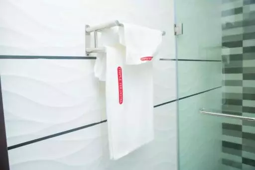 Triple Tee Luxury Hotel & Service Apartments Surulere