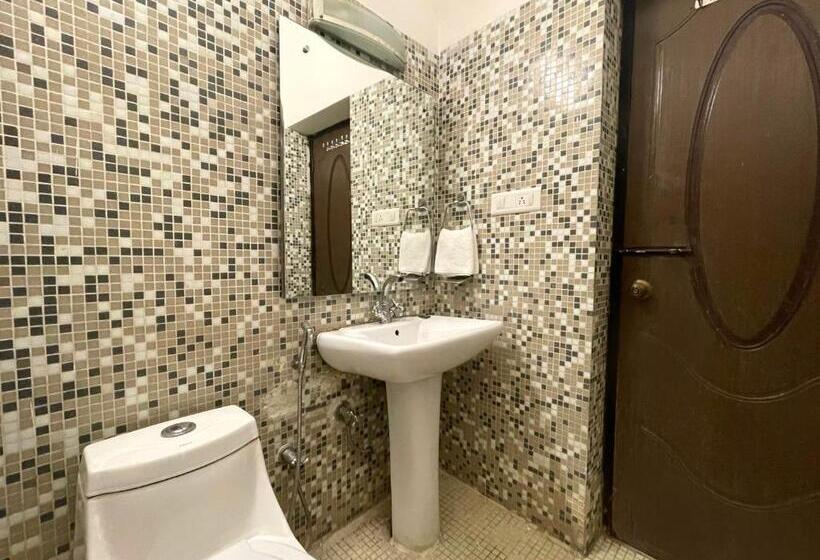 هاستل The Wraveler Tapovan Rooms And Dorms