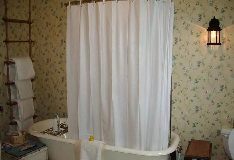 ユースホステル Mecklenburgh Inn