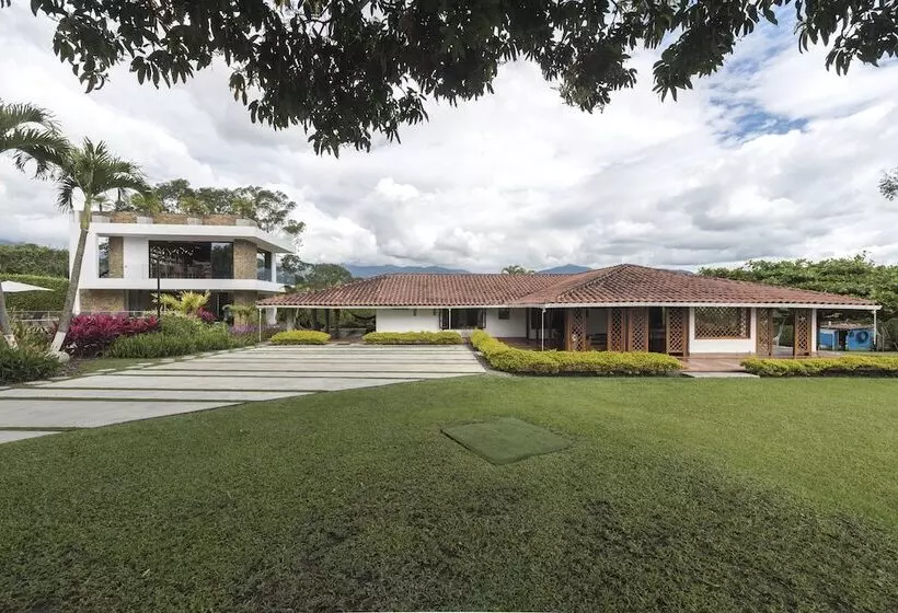 Aamiaismajoitus (B&B) Chalet La Alemania