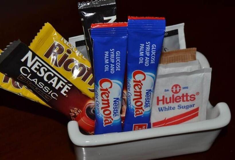 تختخواب و صبحانه Staybridge Golfview Suites