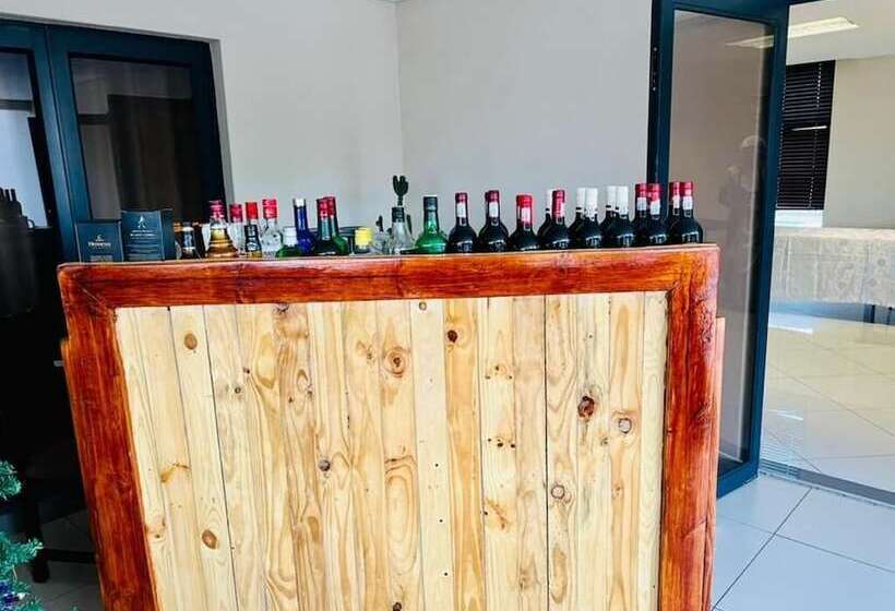 تختخواب و صبحانه Staybridge Golfview Suites