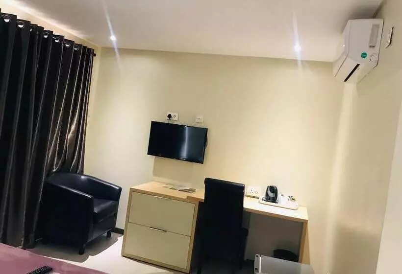 تختخواب و صبحانه Staybridge Golfview Suites