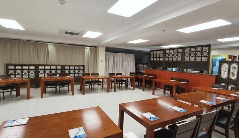 تختخواب و صبحانه Staybridge Golfview Suites