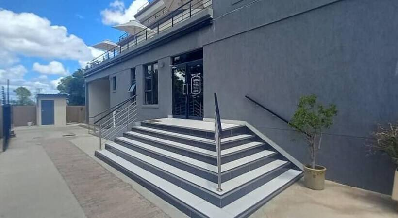 تختخواب و صبحانه Staybridge Golfview Suites