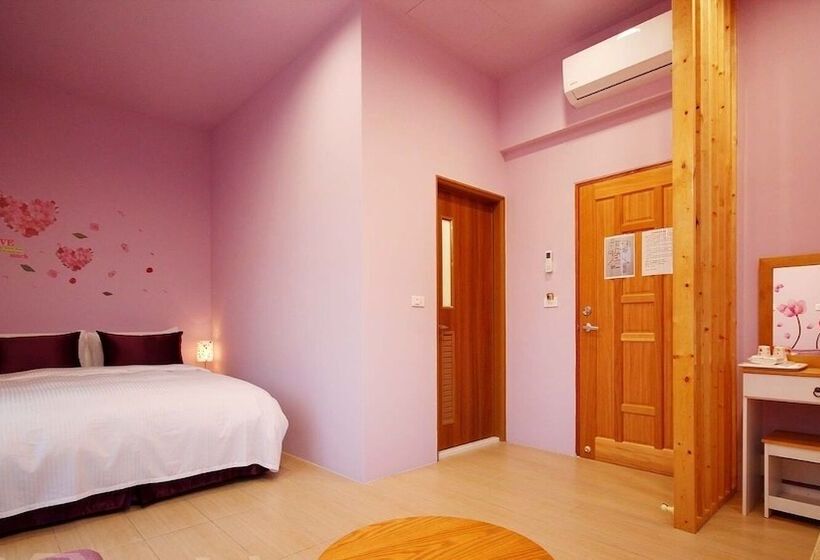 تختخواب و صبحانه Sunlight Forest