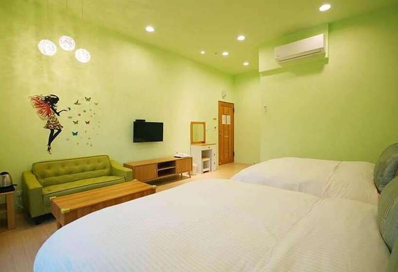 تختخواب و صبحانه Sunlight Forest