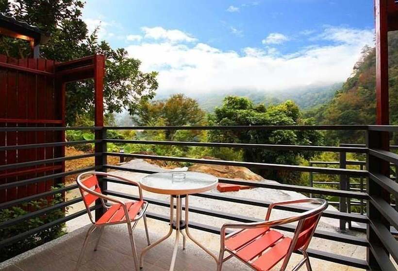 تختخواب و صبحانه Sunlight Forest