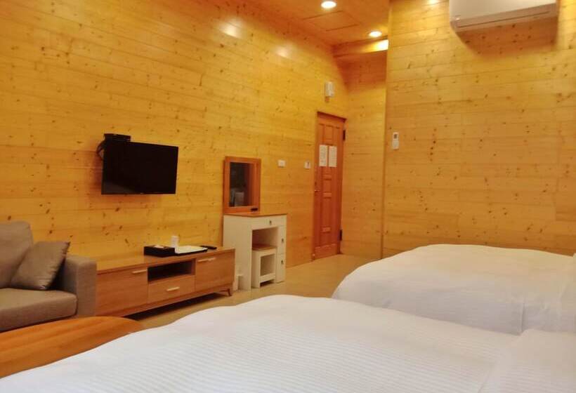 تختخواب و صبحانه Sunlight Forest