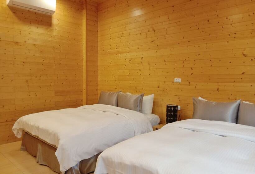 تختخواب و صبحانه Sunlight Forest