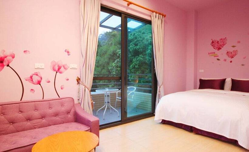 تختخواب و صبحانه Sunlight Forest