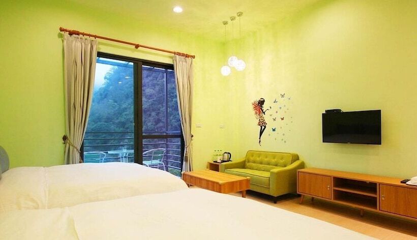 تختخواب و صبحانه Sunlight Forest