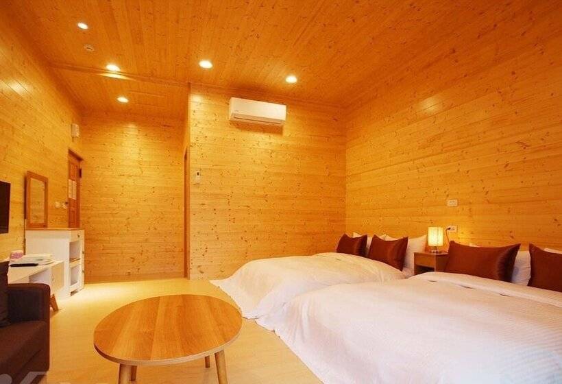 تختخواب و صبحانه Sunlight Forest