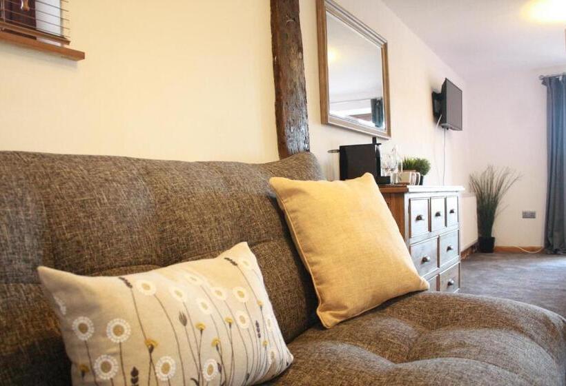 مبيت وإفطار The Black Dog Inn