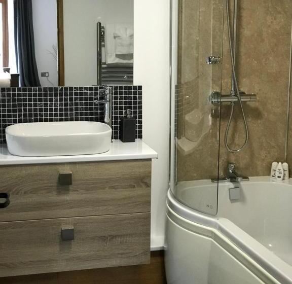 مبيت وإفطار The Black Dog Inn