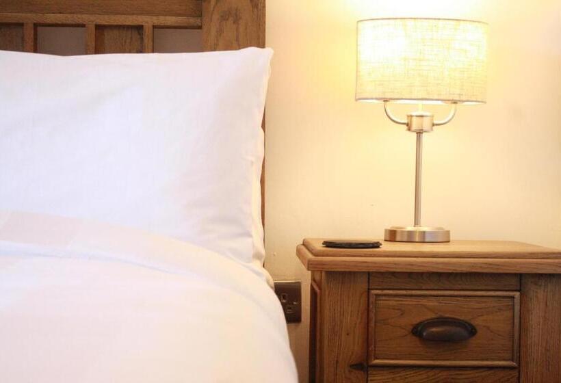 مبيت وإفطار The Black Dog Inn