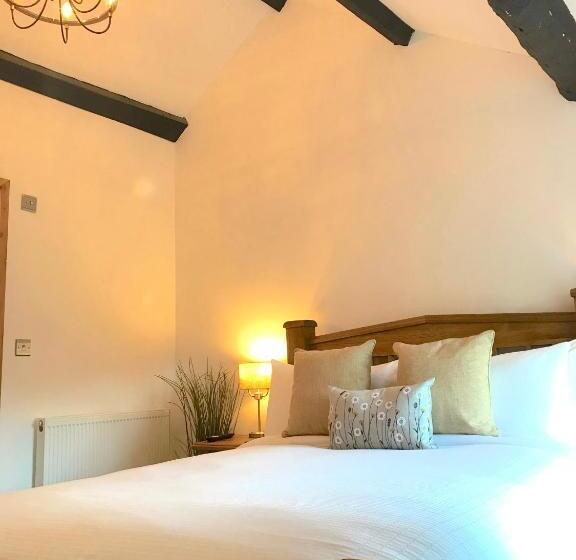 مبيت وإفطار The Black Dog Inn