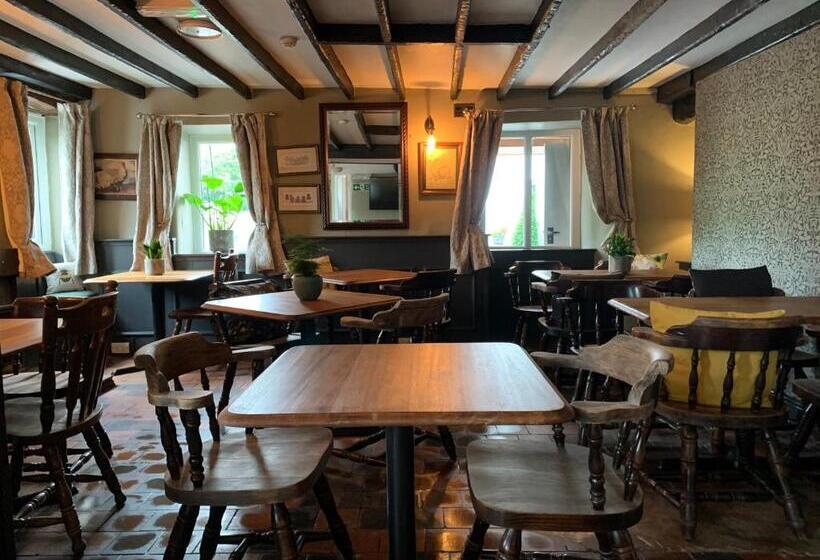 مبيت وإفطار The Black Dog Inn