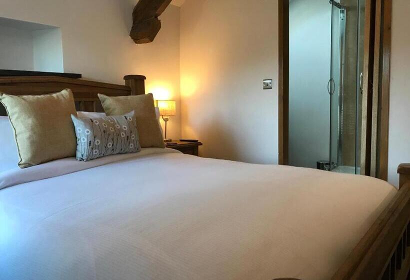 مبيت وإفطار The Black Dog Inn