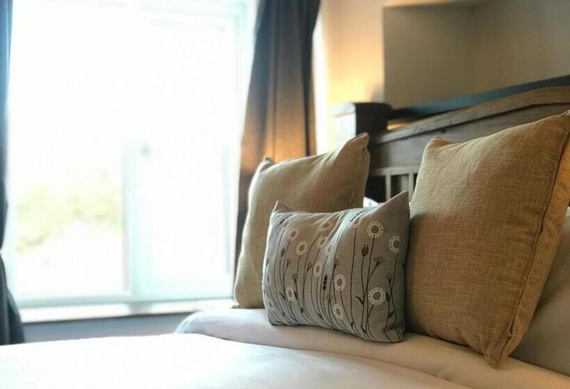 مبيت وإفطار The Black Dog Inn