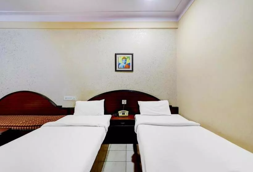 Collection O Hotel H P