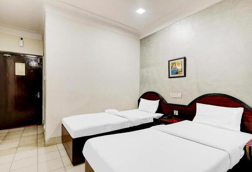 Collection O Hotel H P