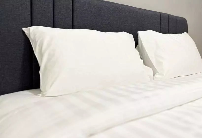 Golden Nest Hotel   Suvarnabhumi