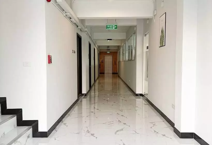 Golden Nest Hotel   Suvarnabhumi