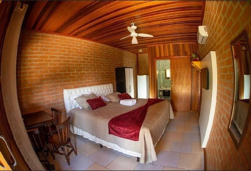 簡易ホテル Chalés Sapucaí Pousada