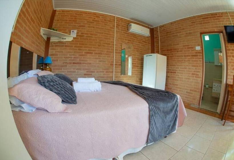 簡易ホテル Chalés Sapucaí Pousada