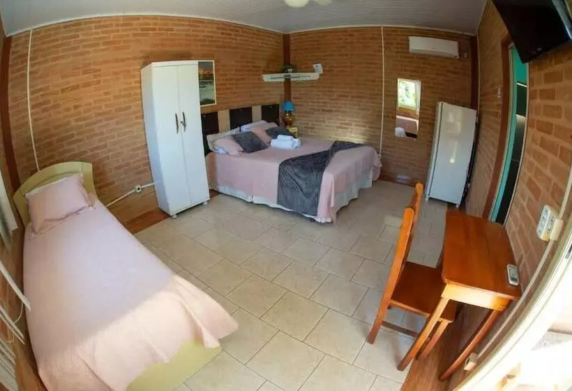 簡易ホテル Chalés Sapucaí Pousada