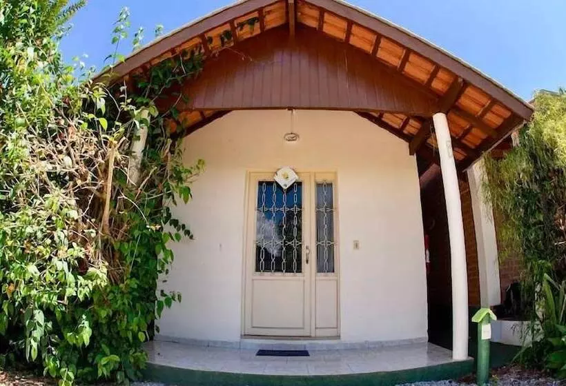 簡易ホテル Chalés Sapucaí Pousada