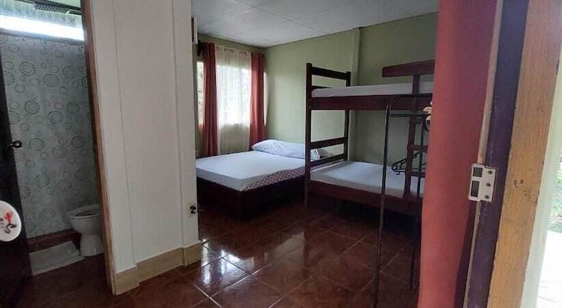 Hostal Y Cabinas Anita