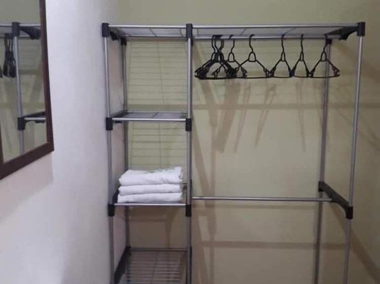 Hostal Y Cabinas Anita