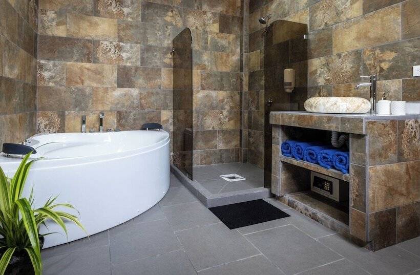 هتل Casablanca Tortuguero