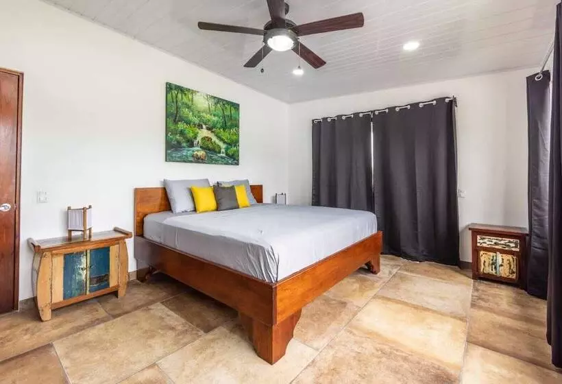 هتل Casablanca Tortuguero