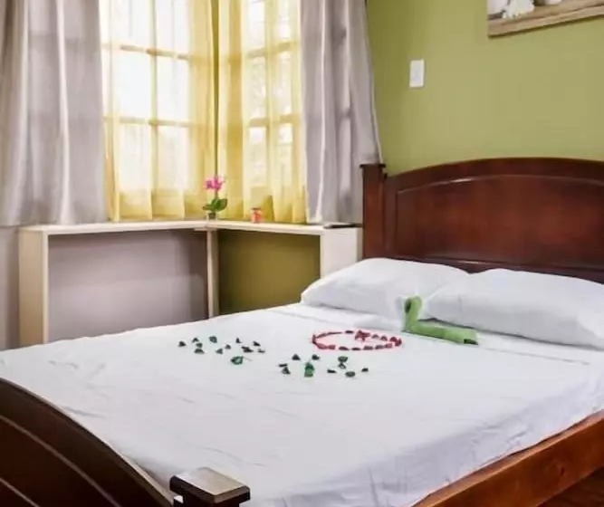 هتل Del Cafetal Cr