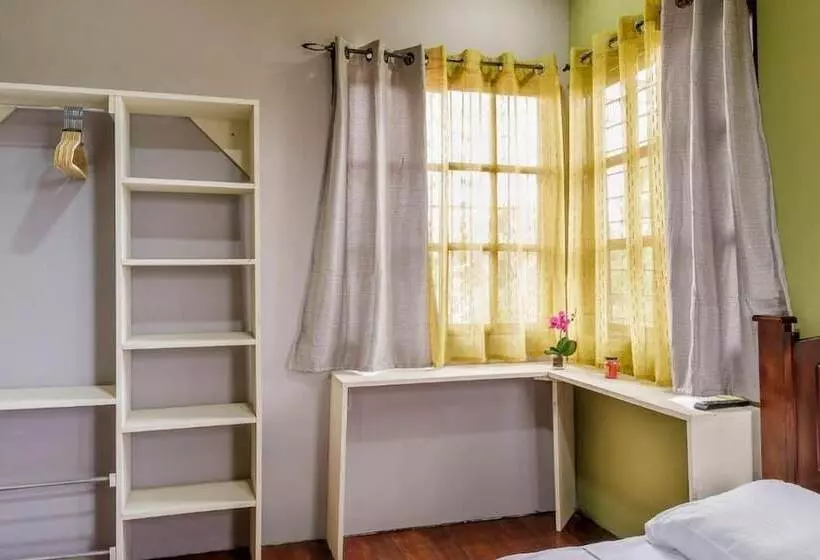 هتل Del Cafetal Cr